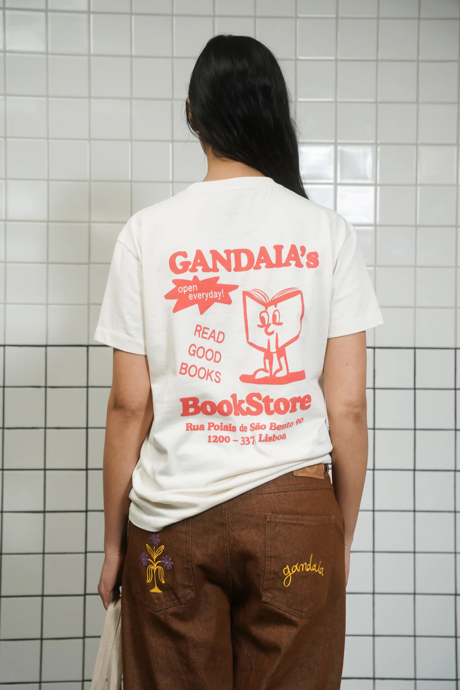 GOOD BOOKS T-SHIRT - Image 7